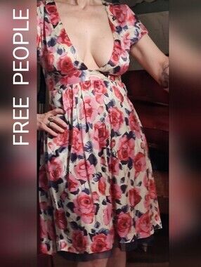 EUC Free People Silk Dress W/ Plunging Neckline  Taffeta  Peekaboo Underline
